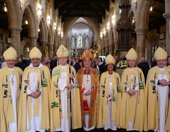 Festgottesdienst in der Kathedrale Bradford zum 10. Geburtstag der Diözese of Leeds.