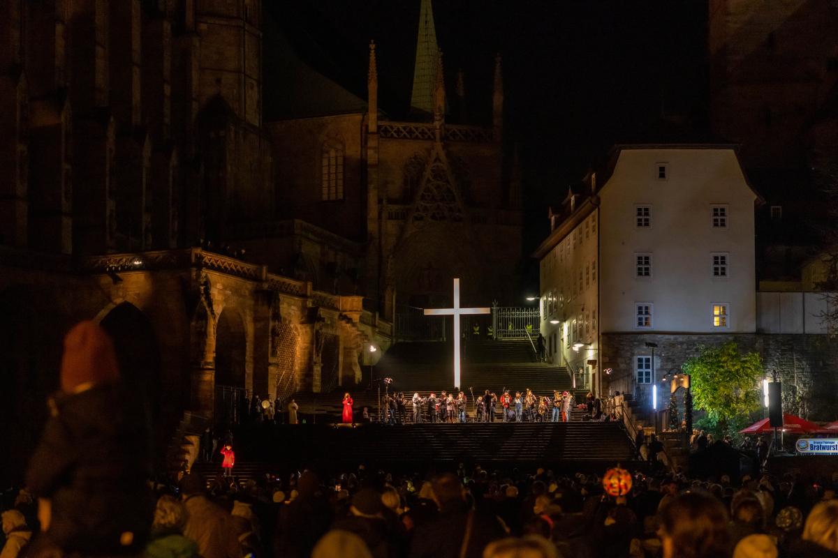 Blick auf die Domstufen zu Martini 2021. | Foto: Foto: Matthias Frank Schmidt