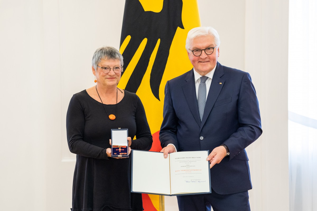 Barbara Sengewald mit BP Bundesregierung Gero Breloer Barbara Sengewald mit BP Bundesregierung Gero Breloer
