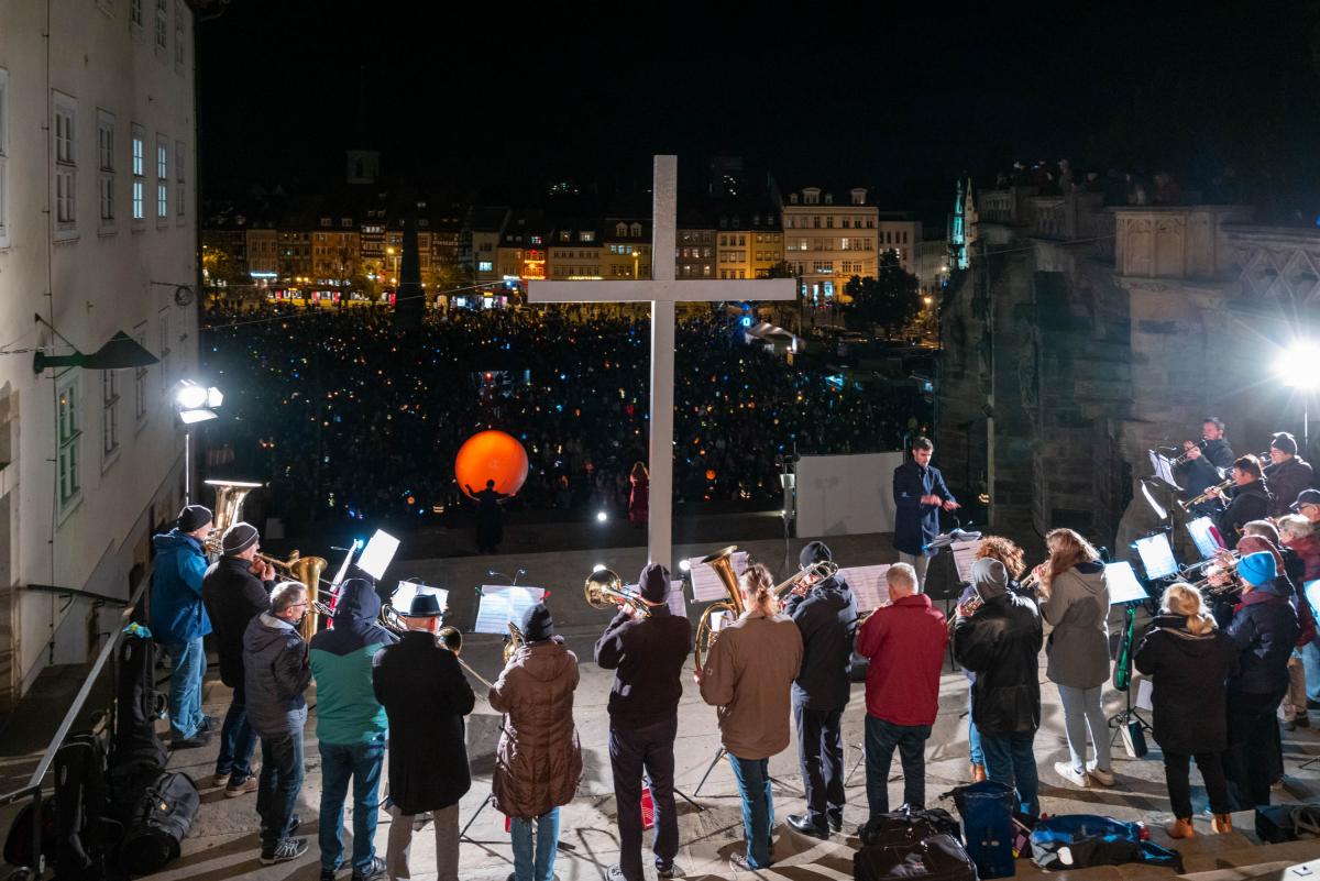 Blick vom Dom auf den Domplatz zu Martini im Jahr 2023. | Foto: Foto: Matthias Frank Schmidt